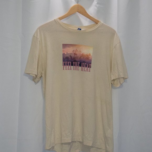 H&M Graphic T-Shirt "Feel the Heat" - Men's Large - Picture 1 of 3